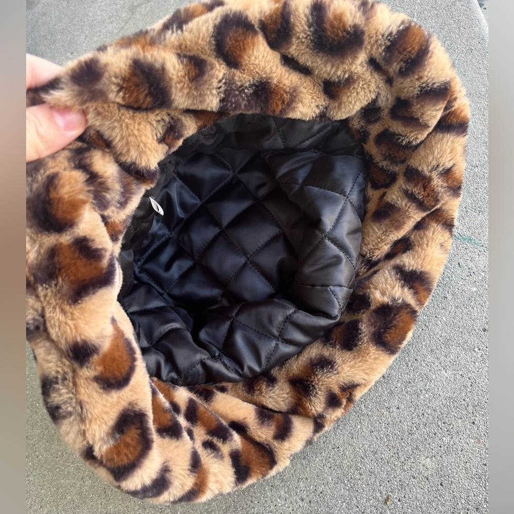 Leopard Bucket Hat 🐾 - Picture 5 of 5